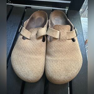 Birkenstock Boston in Dotted New Beige